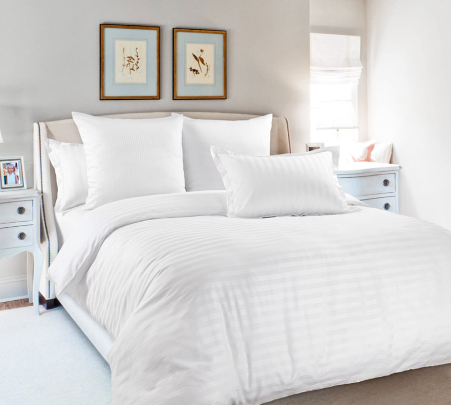 Белое постельное белье из страйп сатина